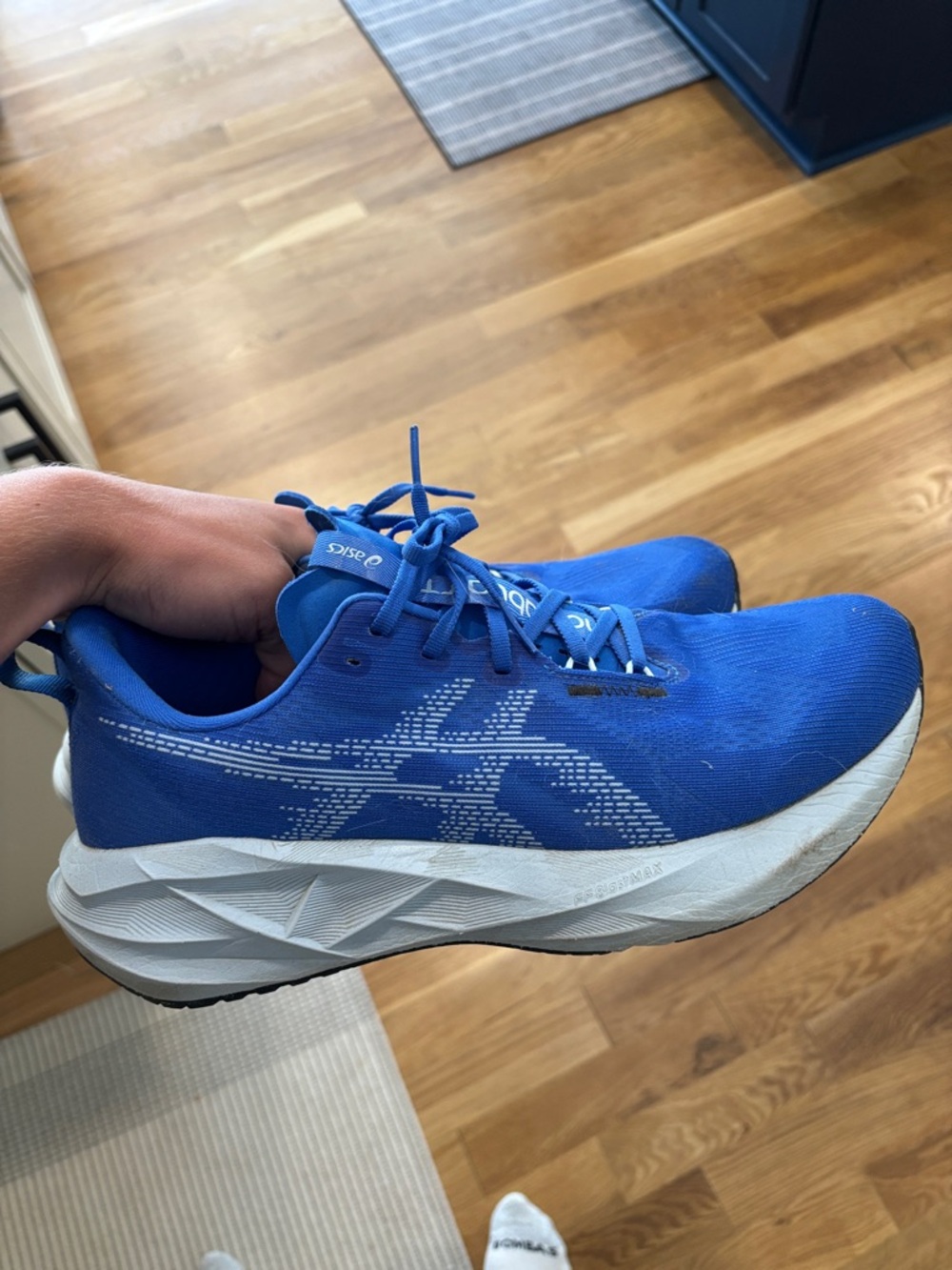 Asics Royal Blue Novablast 5